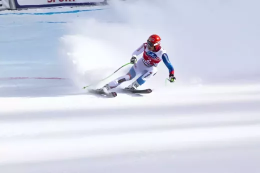 Os feitos inacreditáveis de Candide Thovex: o esquiador de estilo livre que redefiniu os limites